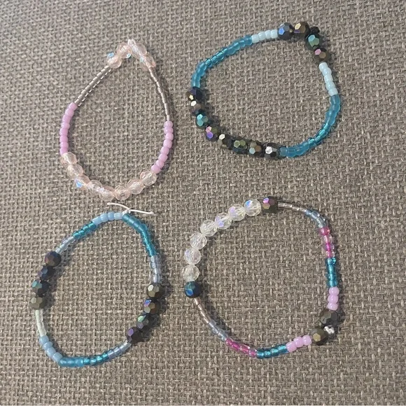 Iridescent & Glass beads Stretch bracelets Purple Pink Blue Clear NWT 4 Handmade - Picture 2 of 9